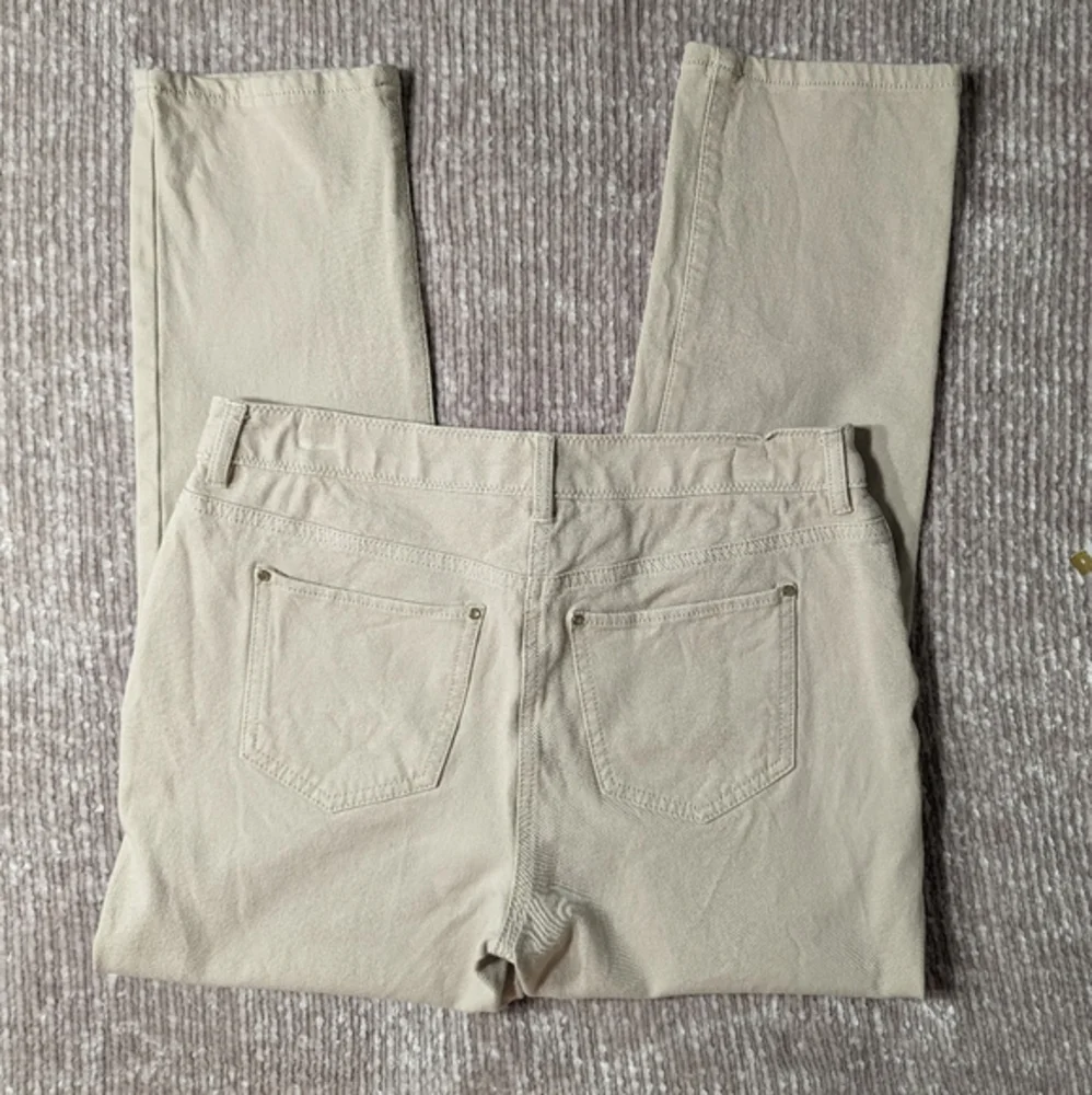 Chico's So Slimming Stretch Ankle/Cropped Leg Pant Tan Size‎ 0.5 (Sm6)